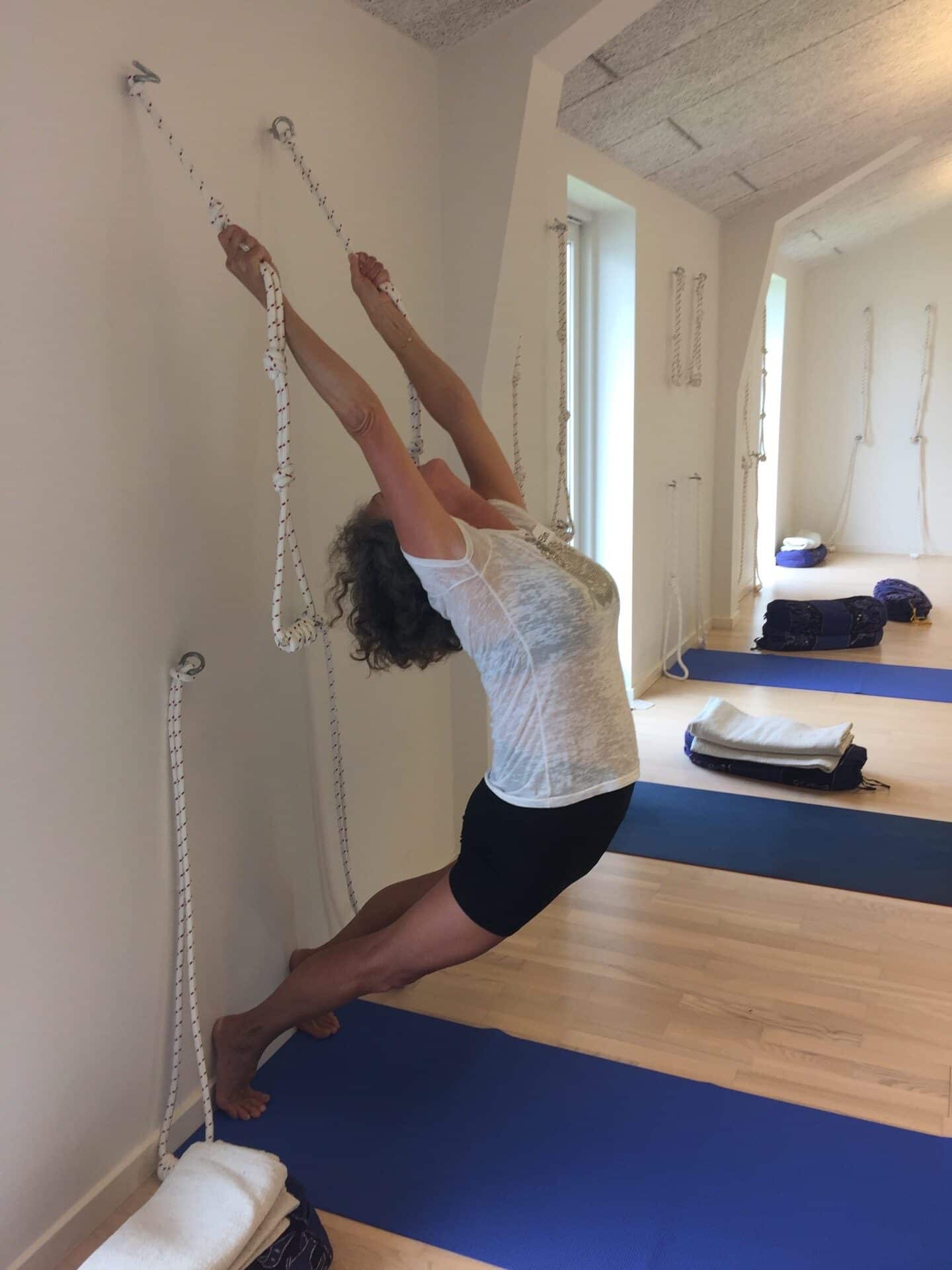 Du forberedes igennem asanas til Pranayama og du bliver hjulpet og guidet, så du får alle de dejlige facetter med i arbejdet med Pranayama.